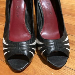 White House Black Market Daughtry Pumps
